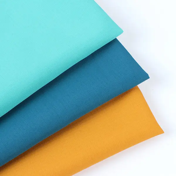 Nashe Textile-k alkandora-oihalen produktu-lerroa zabaltzen du funtzio anitzeko poliesterrezko alkandora-ehun berriak jarriz.